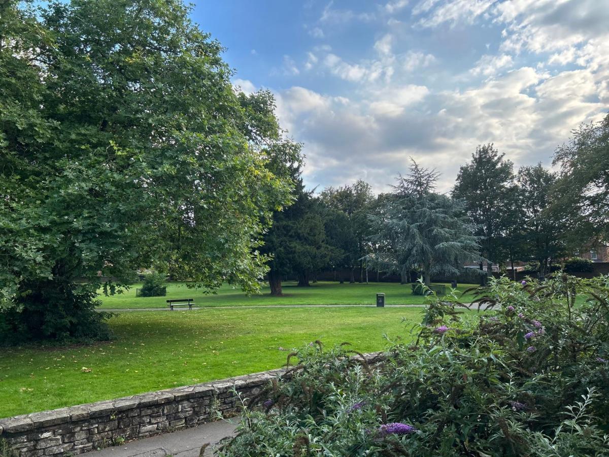 Park View: Spacious Family House Near Town Centre with Pet-Friendly Policy Wisbech Exterior photo